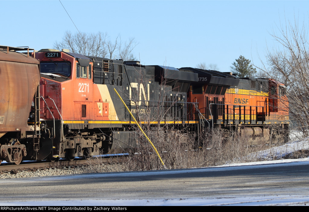 BNSF 3735 CN 2271